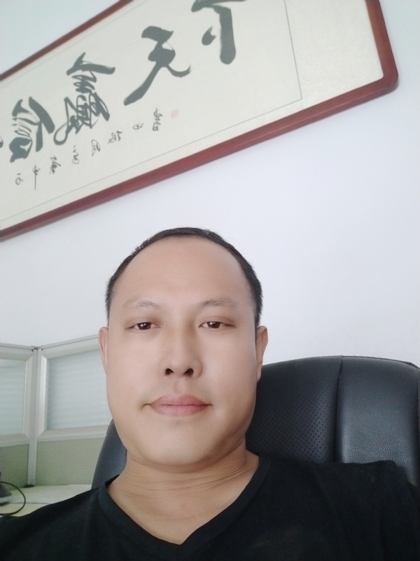 山丘的第三张照片--江苏蓝颜知己交友网