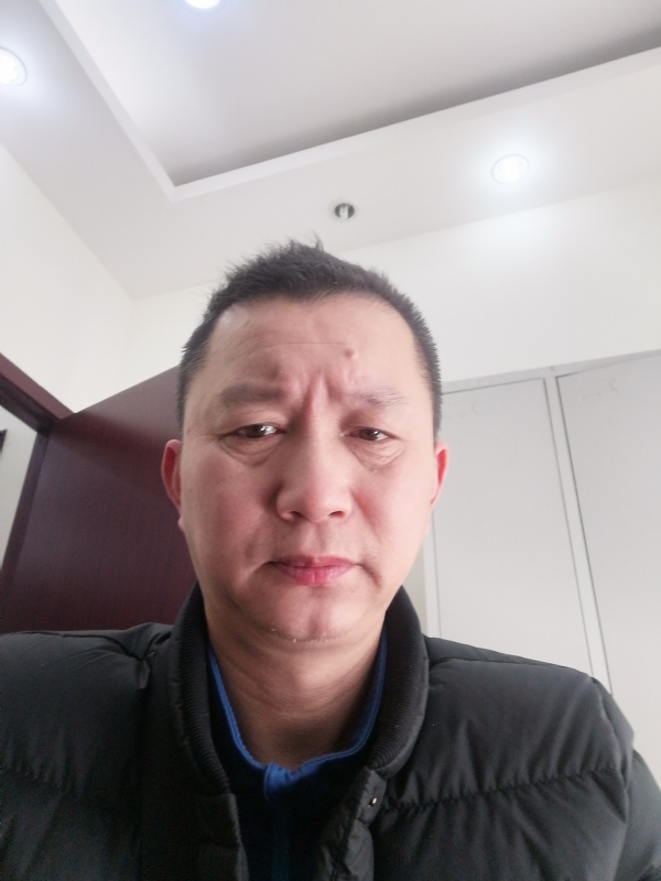 相视而笑的第一张照片--江苏蓝颜知己交友网