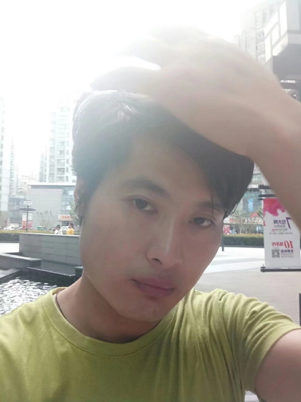 钢铁侠的第一张照片--江苏蓝颜知己交友网