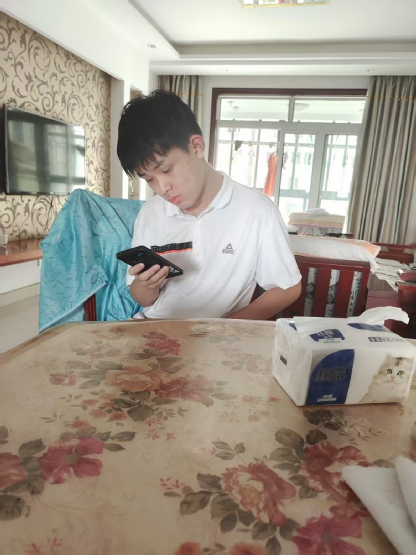 铁在烧的第一张照片--江苏蓝颜知己交友网